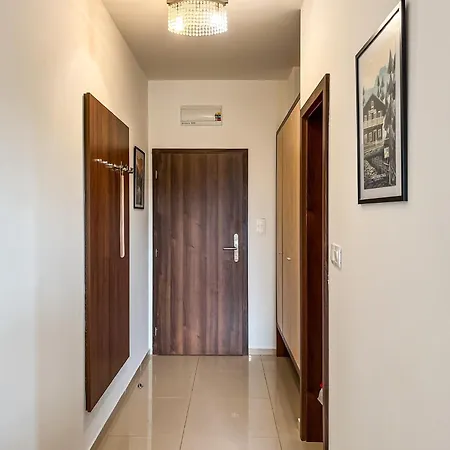 Tri Stity With Tatra View Terrace Apartament *